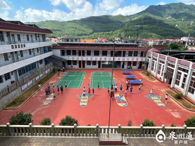 梅山镇：乡贤爱心捐资小学旧貌换新