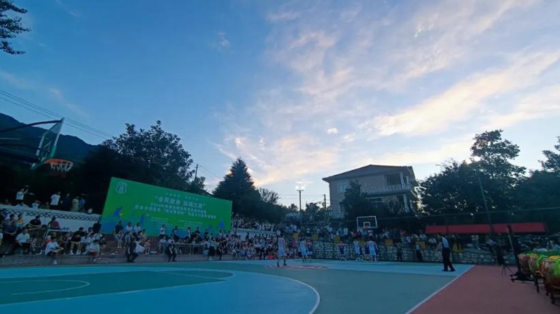 九游体育：8号篮球场——体育与美丽乡村深度融合的新风景(图2)