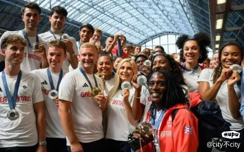 九游体育:英国国家队1块巴黎奥运金牌平均投入165亿元被吐槽最昂贵的“失败”中国呢????