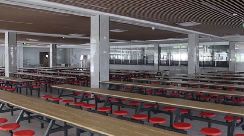 开学季新观察丨奥运会同款跑道、换躺式午睡垫……浙江中小学花样迎新(图7)