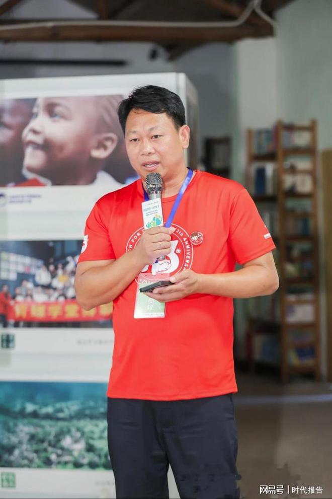 九游体育：筑梦人余军：教育来时路始终未曾忘