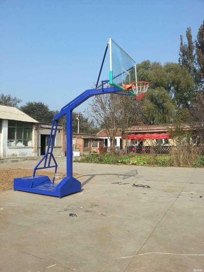 九游体育网站：篮球架报价一副要多少钱(图2)