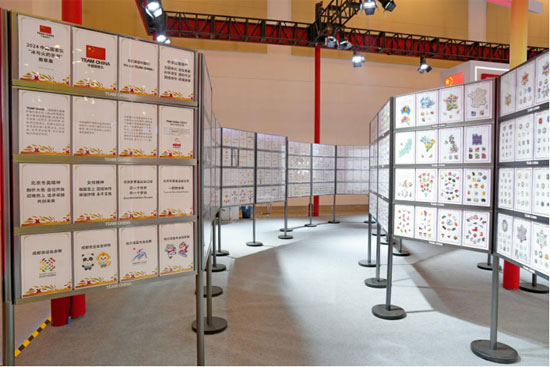 九游体育网站：2024中国国家队“冰与火的澎湃”徽章展在苏州“两个博览会”期间成功举办(图2)