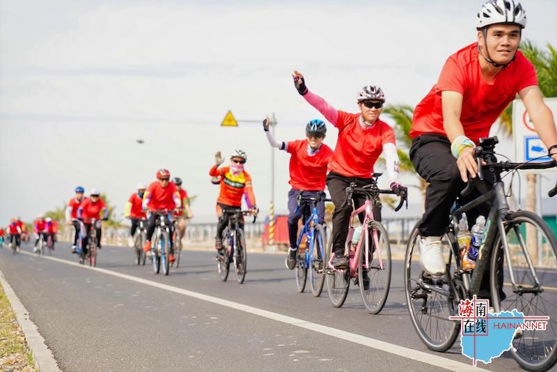 九游体育：2024中国(海南)环岛公路自行车公开赛：海岛骑行谱写体育+旅游新篇章(图1)