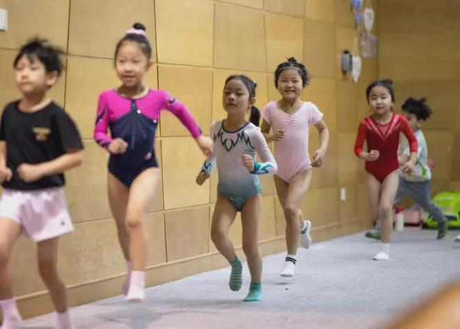 蹦出快乐轻盈启航！这支青少年蹦床队开始招生啦(图2)