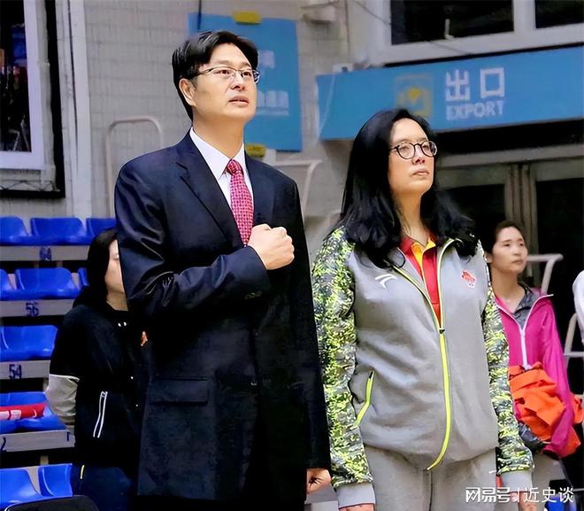 女篮名将彭萍：嫁篮球帅哥宋涛连生3个女儿现在怎样了？(图6)