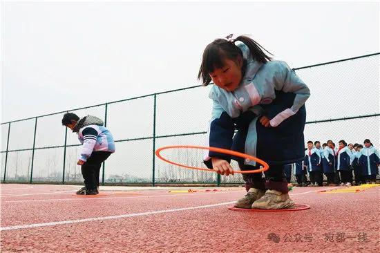 九游体育网站：【央媒看宛】南阳市社旗县：爱心捐赠助教育情系学子促成长