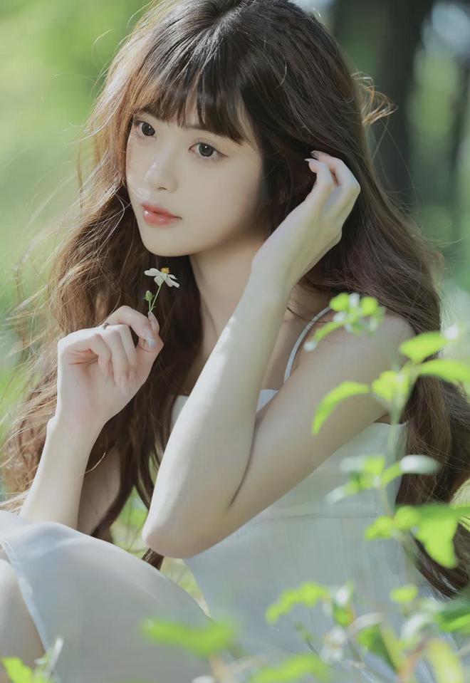 九游体育：公厕侧拍美女虚虚-公厕侧拍美女虚虚安卓版破解版V(图1)