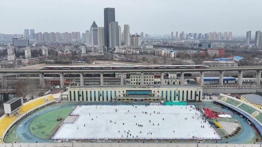 九游体育：更多、更近、更丰富——专家解读2024年全国体育场地统计调查数据(图1)