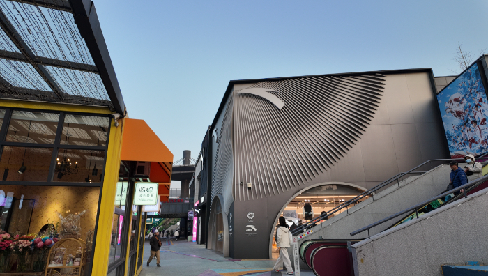 头部品牌业绩创新高国产运动行业凝聚新动能(图1)