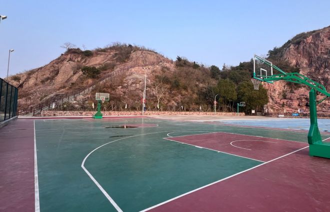 九游体育：盛康俱乐部资助青海贫困村庄运动设施助力乡村振兴(图2)