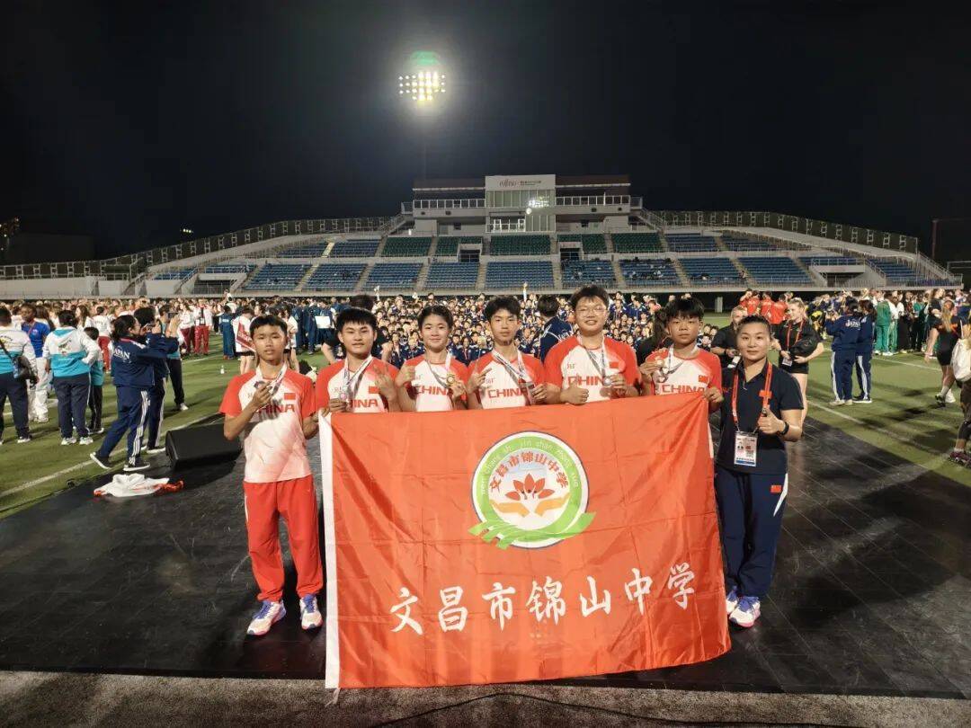 文昌锦山中学跳绳队夺冠密码：一根彩绳撬动乡村教育的蝶变之路(图1)