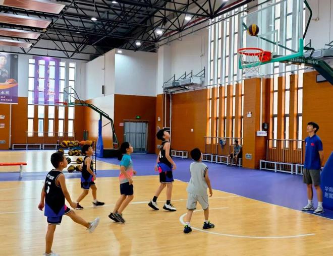 九游体育：共享！花都135所学校体育设施向社会开放(图4)