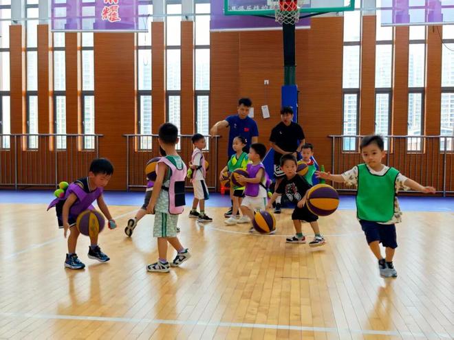 九游体育：共享！花都135所学校体育设施向社会开放(图8)