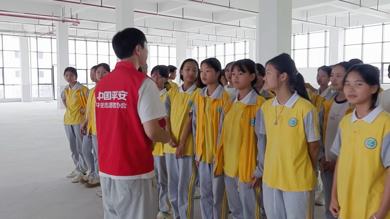 九游体育：平安金服与平安资管携手助力永新中学国球运动发展捐赠体育器械传递爱心(图4)