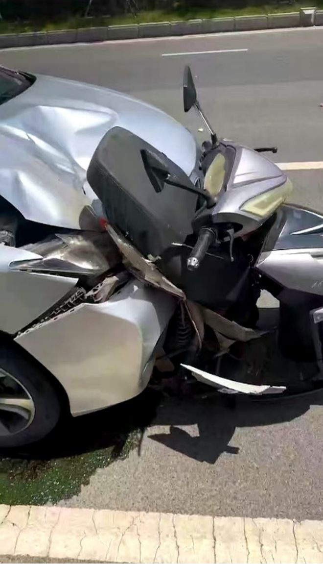 九游体育：高三学生被车辆撞击一年后死亡邻居涉嫌故意杀人一审开庭未判