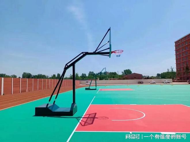 九游体育网站：户外篮球架优选冀晖体育枪式移动款式齐全十年深耕品质保障(图3)
