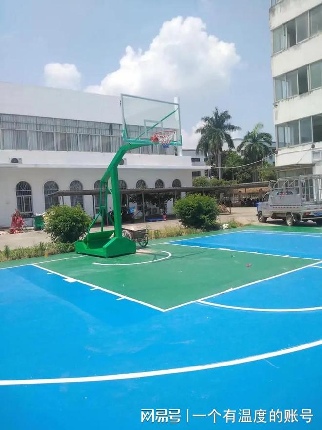 九游体育网站：户外篮球架优选冀晖体育枪式移动款式齐全十年深耕品质保障(图2)