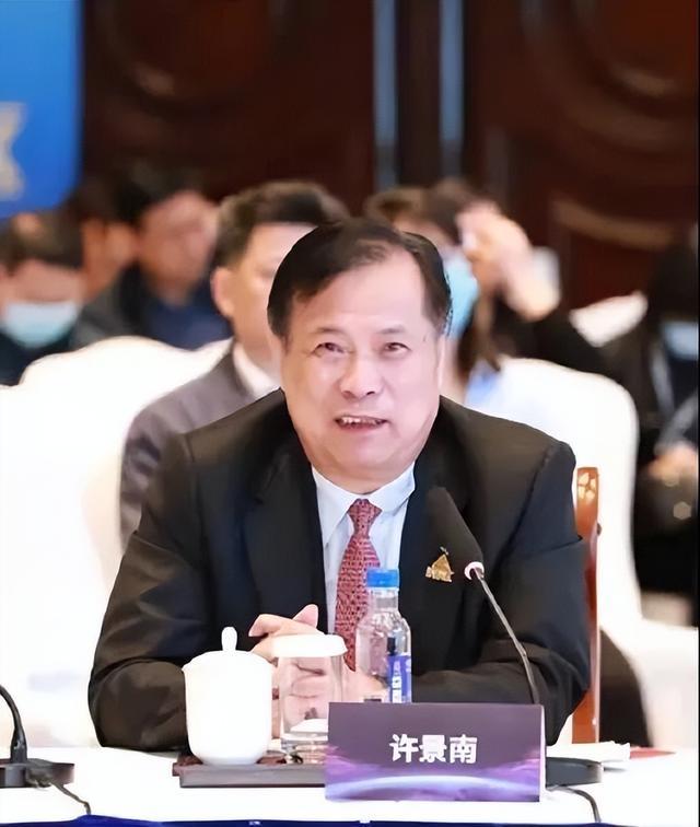 福建“抠门”老板：23岁拉板车34岁造鞋今捐款12亿登慈善榜(图4)