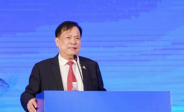 福建“抠门”老板：23岁拉板车34岁造鞋今捐款12亿登慈善榜(图8)