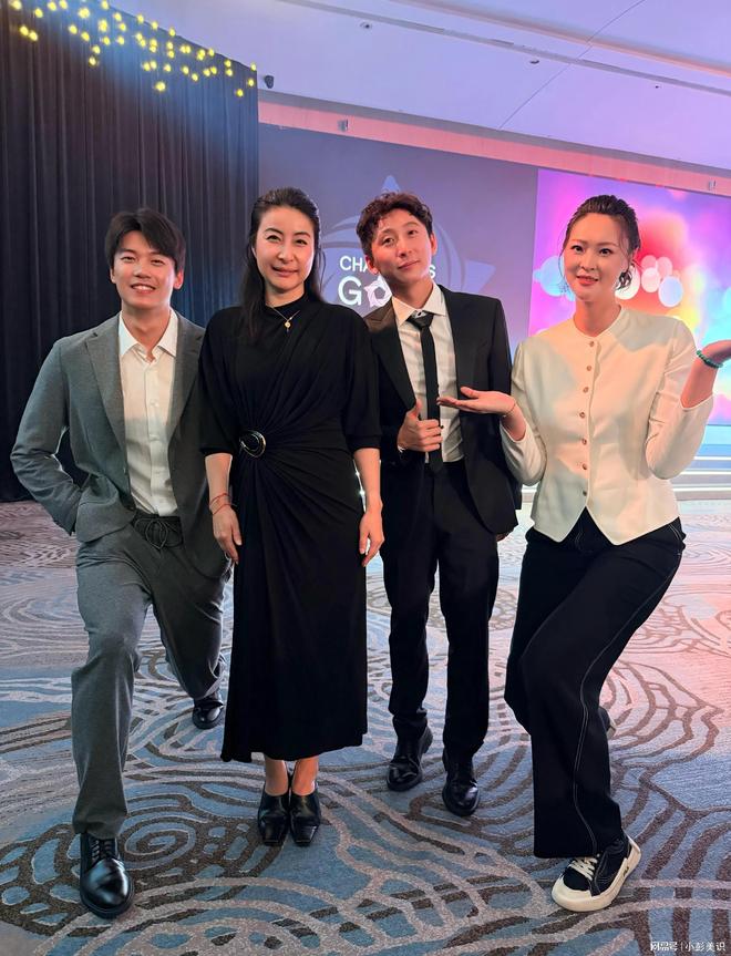 郭晶晶夫妇北京坐高铁！不戴口罩被赞亲切霍启刚行李箱又脏又破(图7)