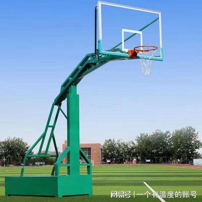 体育设施优选冀晖体育专注悬挂室外室内篮球架品质可靠服