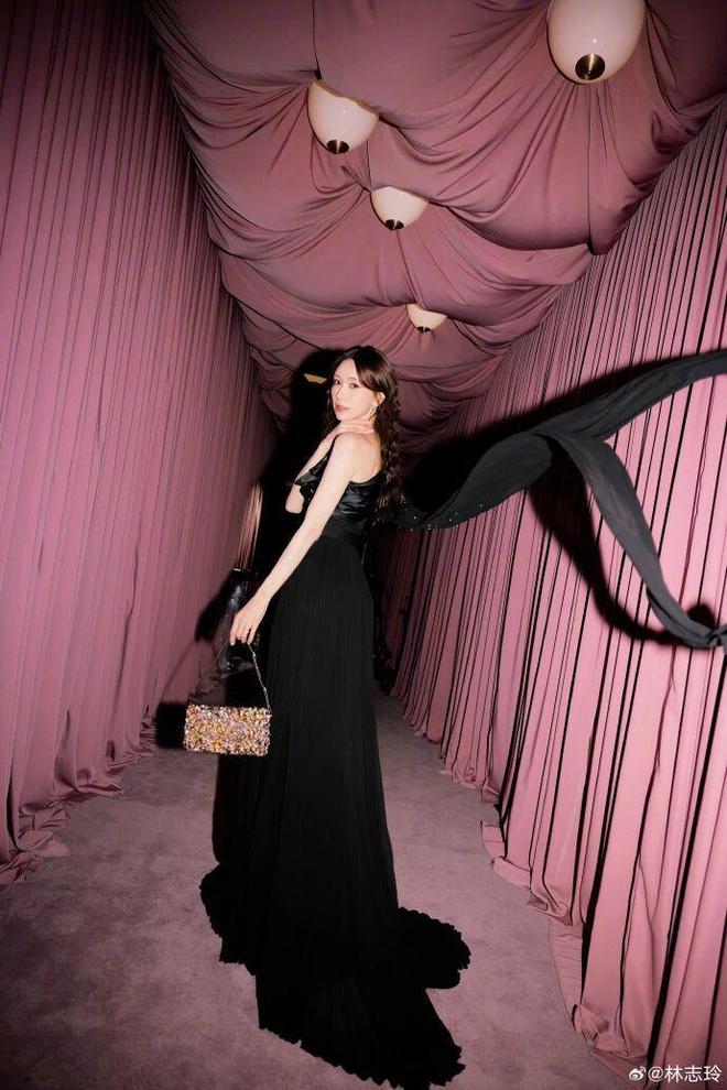 51岁林志玲亮相篮球联赛开幕战与00后啦啦队同台热舞回忆高中暗恋篮球男生(图5)