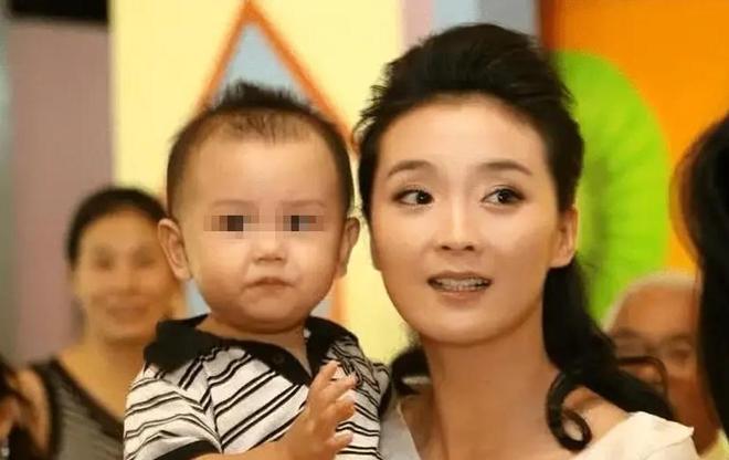 丈夫王志才失联7年王艳丢失的面子这次竟被19岁儿子找了回来(图6)