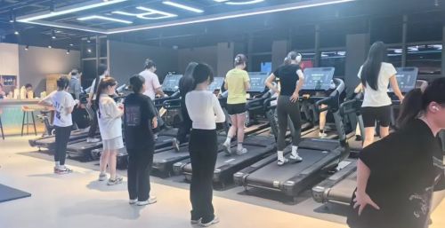 质疑声和关店潮中国内这家全女健身房2年半开12店创业熊(图4)